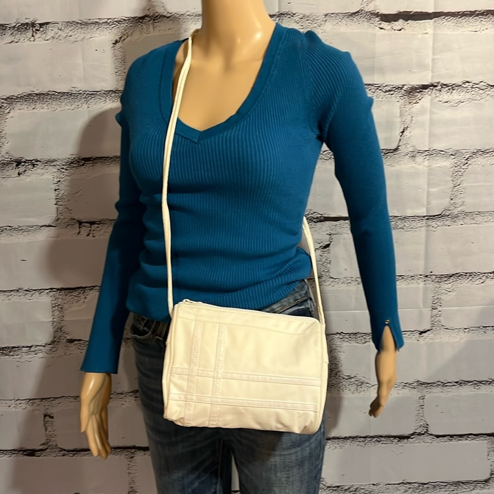 Vintage 1980’s Sarne Brand White Crossbody Purse